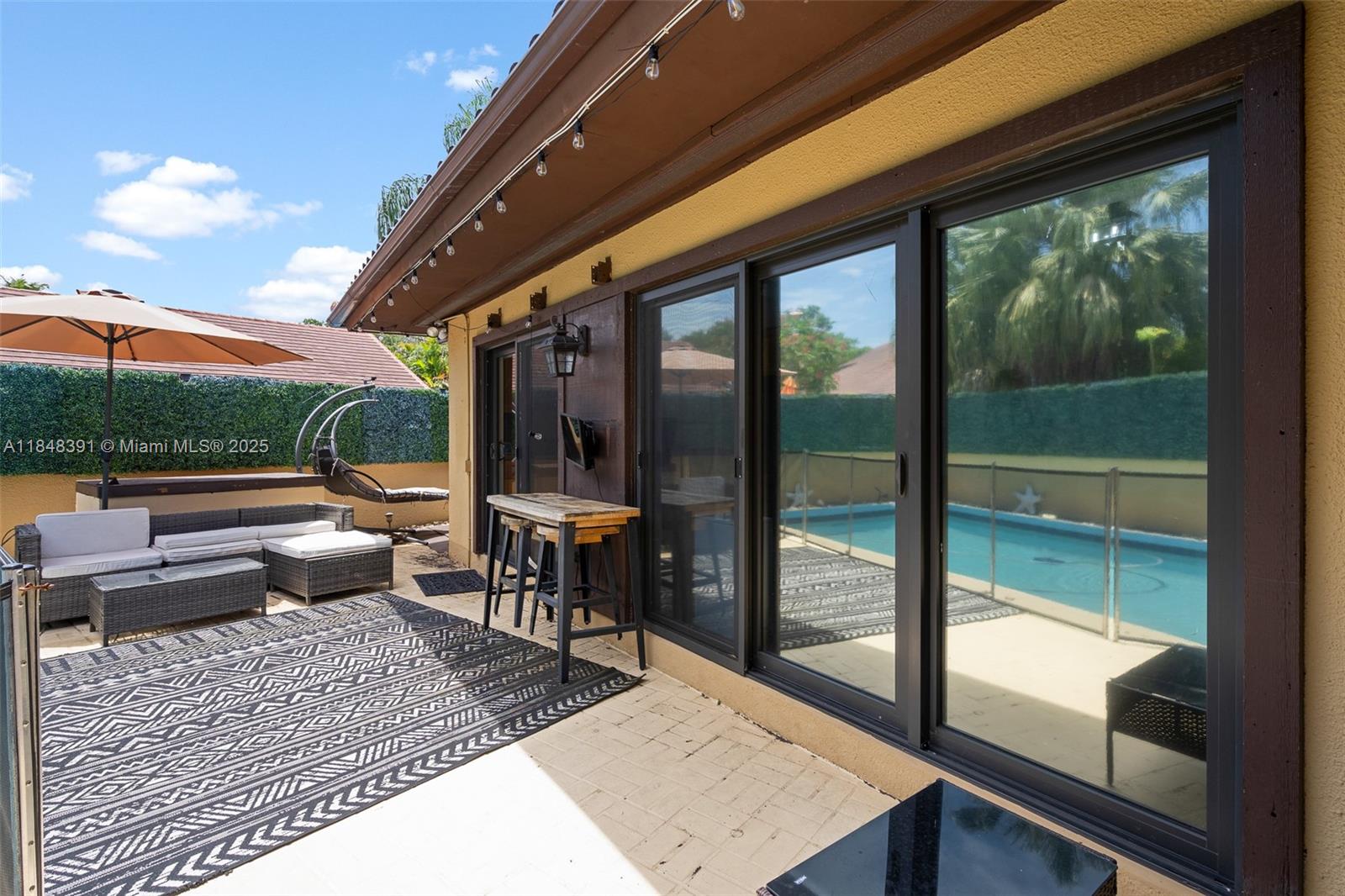 SKY LAKE VILLAS FIRST ADD - Residential