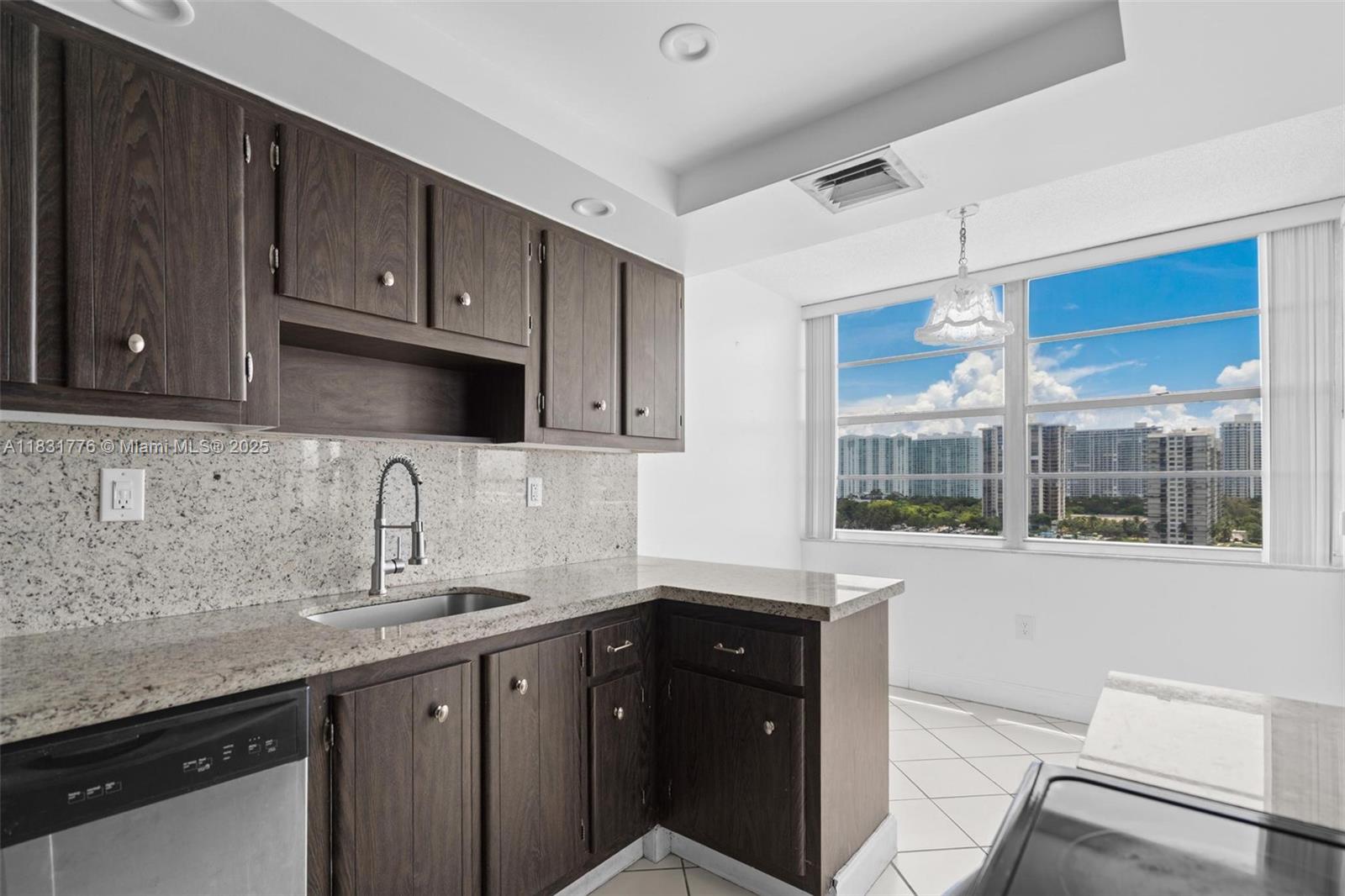 18081 Biscayne Blvd 1205