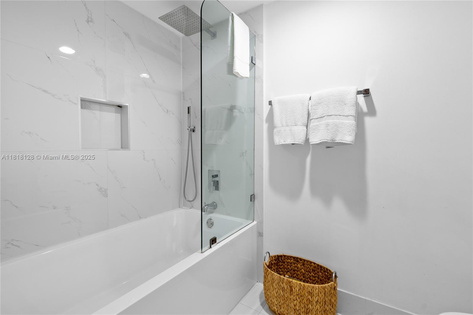 BEACHWALK CONDOMINIUM - Residential