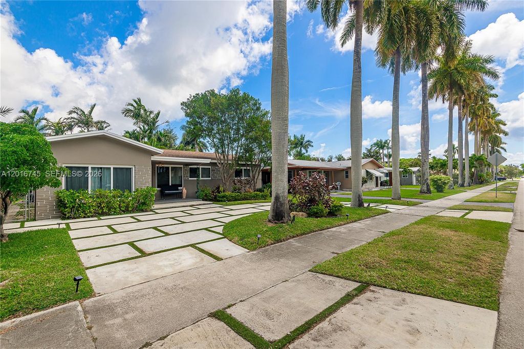 Photo of 1521 Arthur St #1521, Hollywood, FL 33020 (MLS # A12016745)