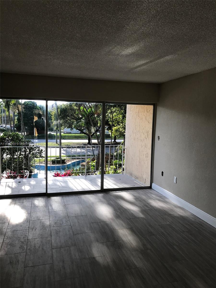 THE BEACH CLUB FONTAINEBL - Residential Lease
