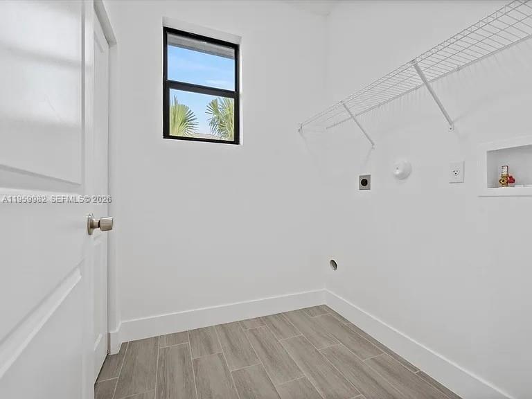 INLET GROVE - Residential