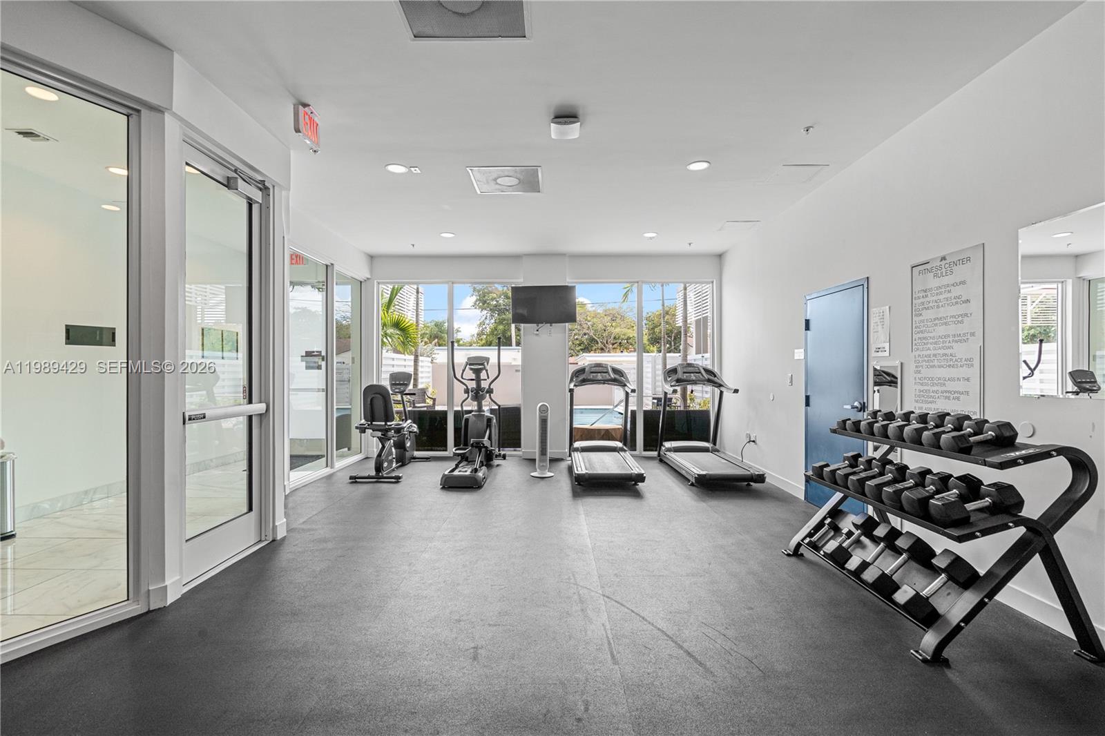 Hollywood 1-21 B - Residential