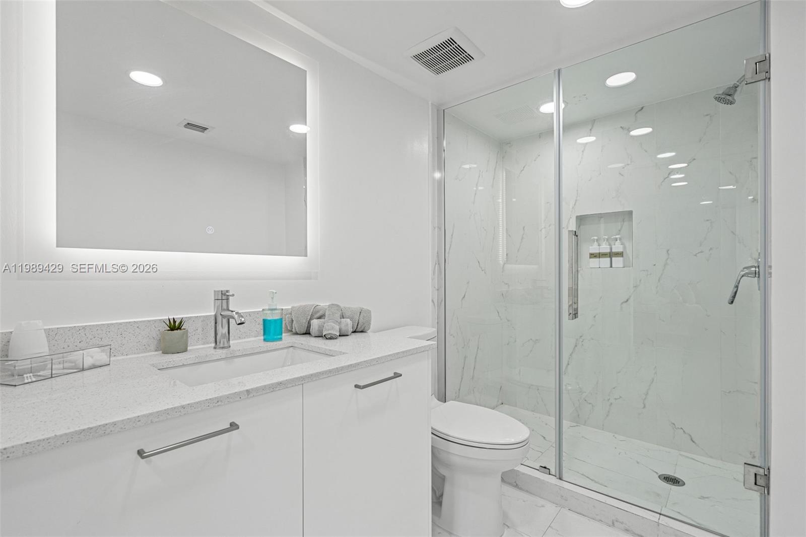 Hollywood 1-21 B - Residential