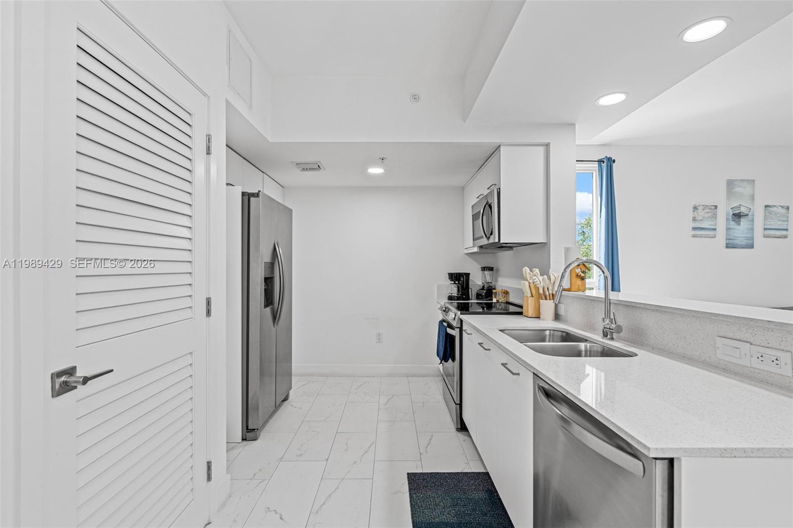 1850 Monroe Street 309