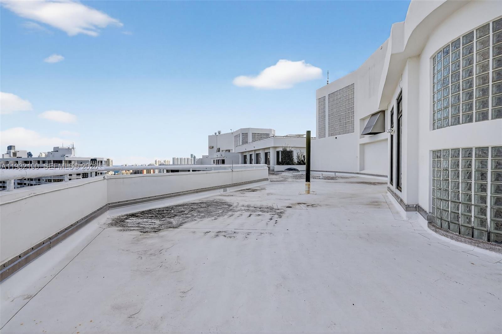 1000 ISL BLVD WILLIAMS IS - Residential