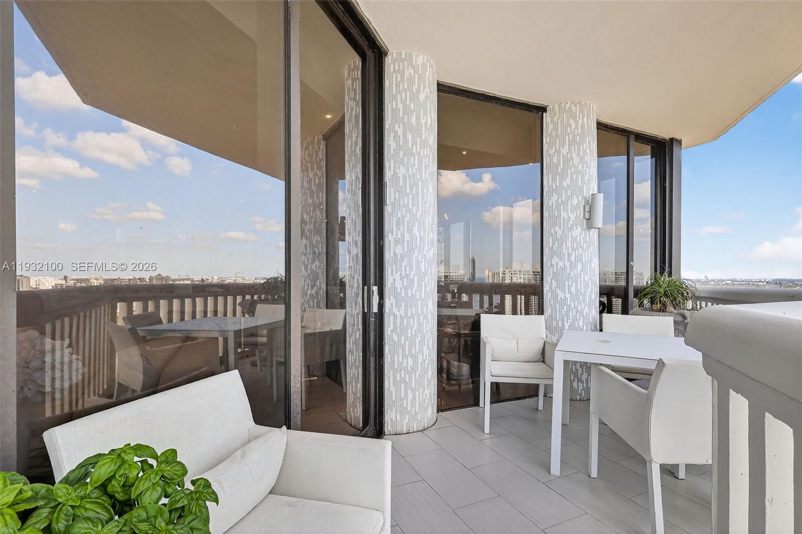 1000 ISL BLVD WILLIAMS IS - Residential