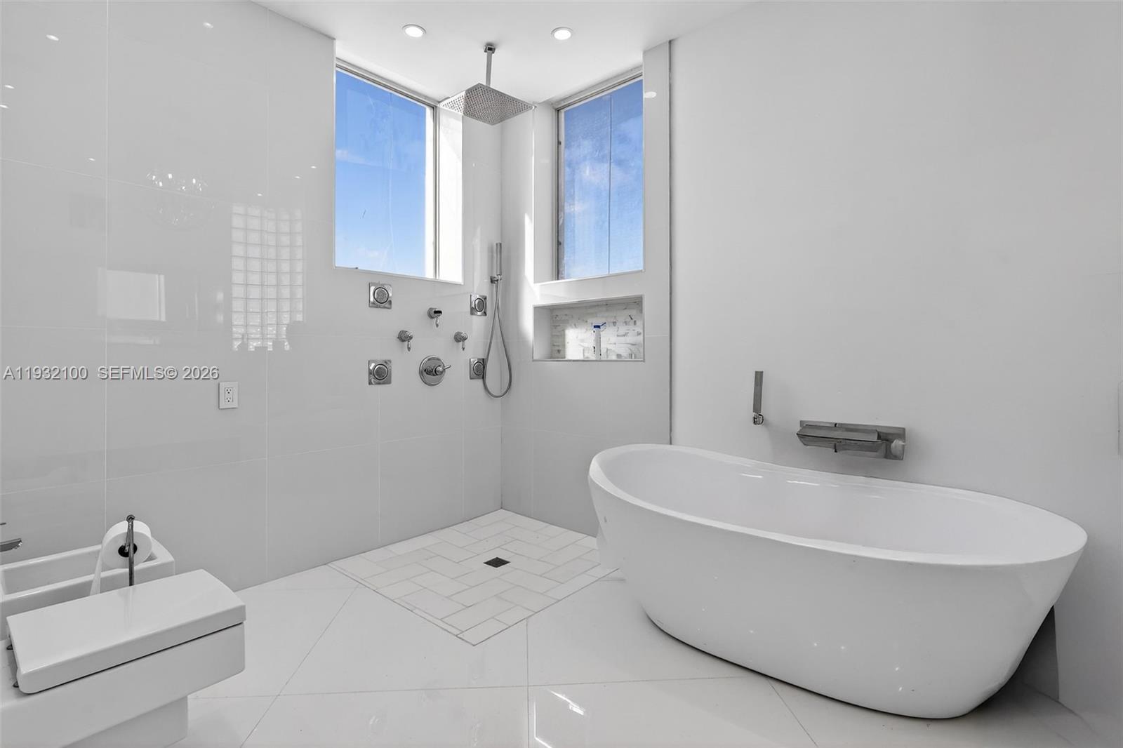 1000 ISL BLVD WILLIAMS IS - Residential