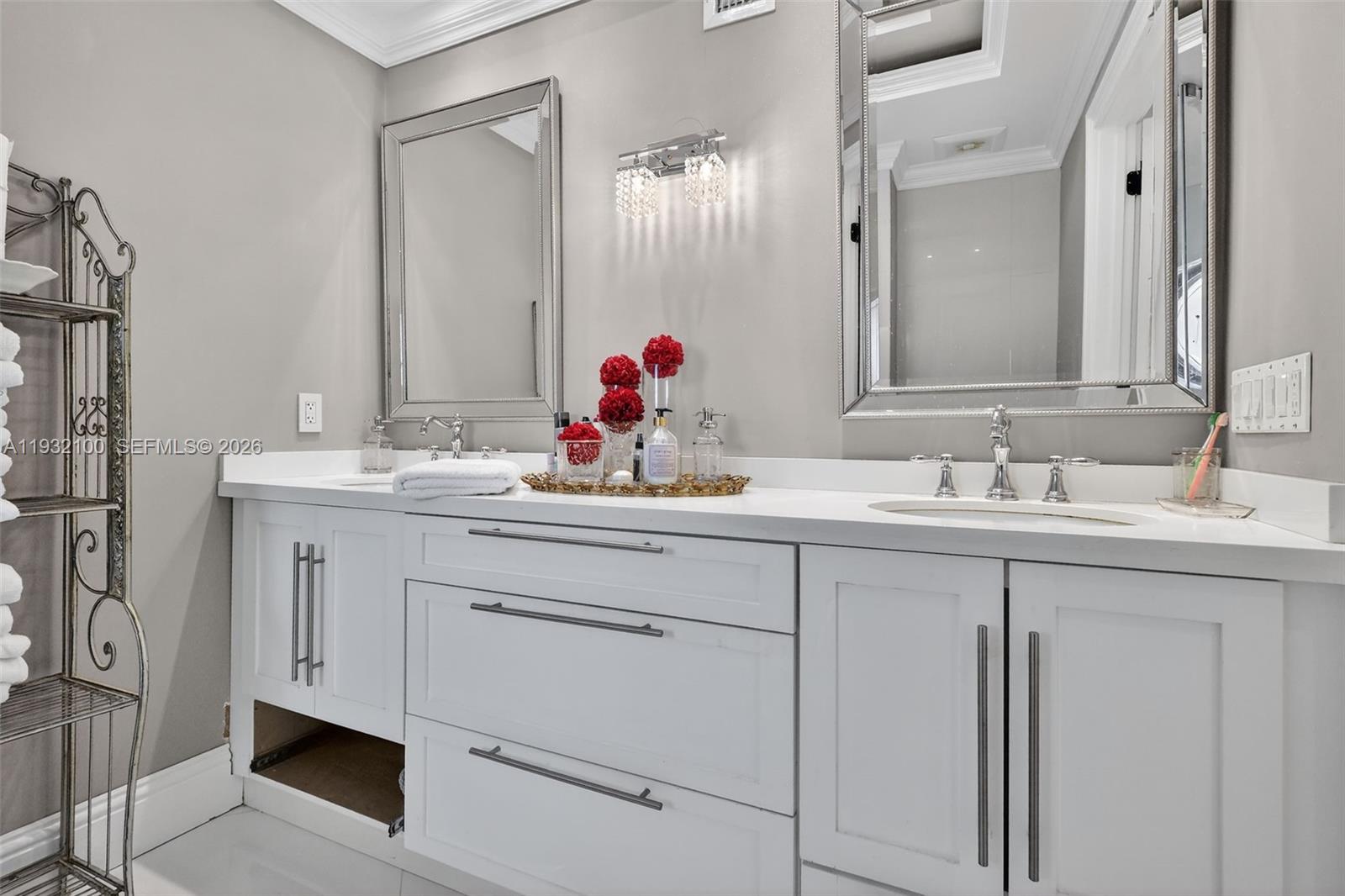 1000 ISL BLVD WILLIAMS IS - Residential