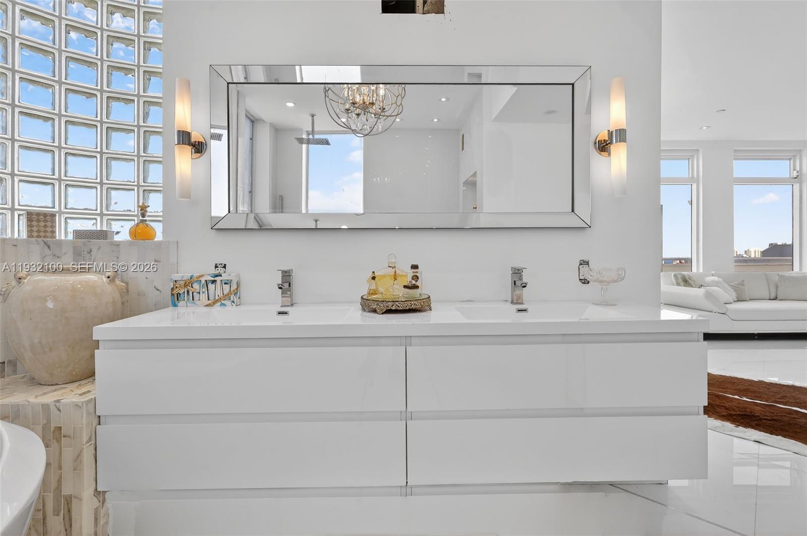 1000 ISL BLVD WILLIAMS IS - Residential