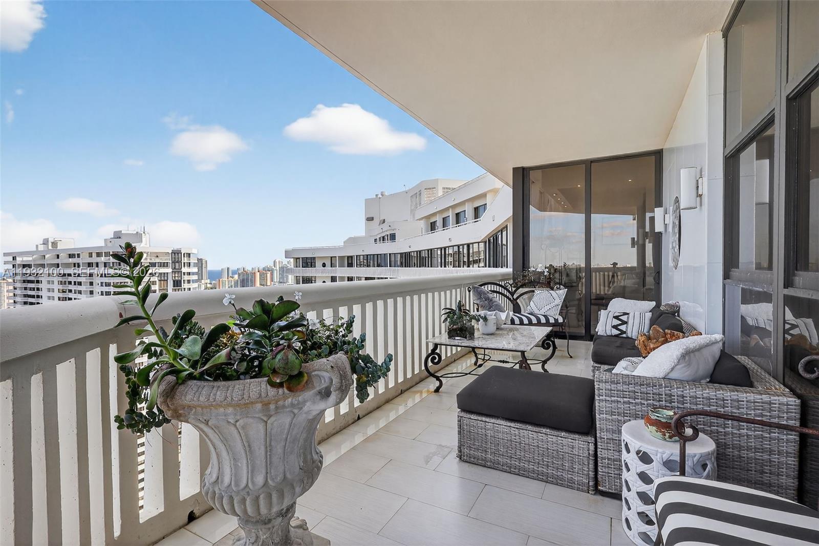 1000 ISL BLVD WILLIAMS IS - Residential