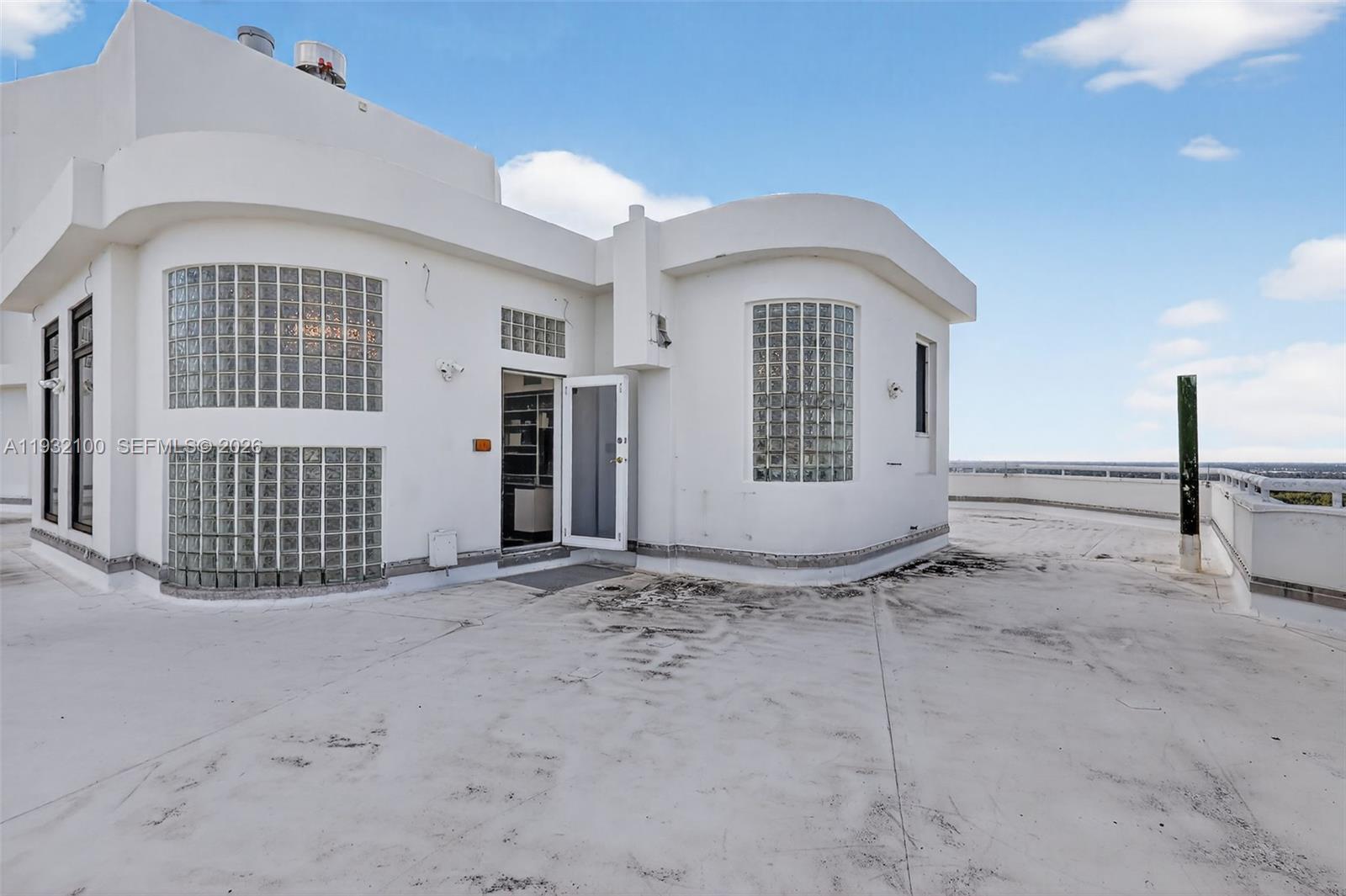 1000 ISL BLVD WILLIAMS IS - Residential