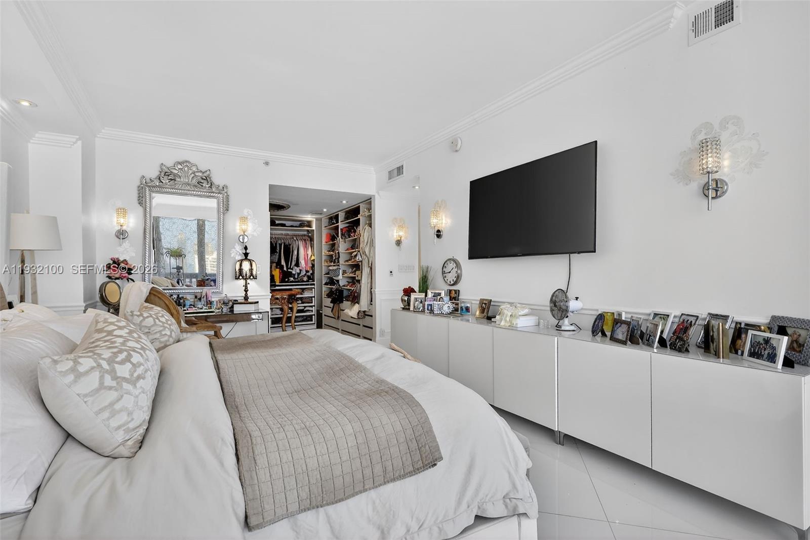 1000 ISL BLVD WILLIAMS IS - Residential