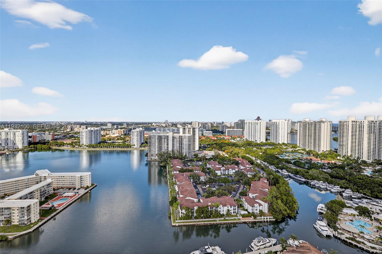 1000 ISL BLVD WILLIAMS IS - Residential