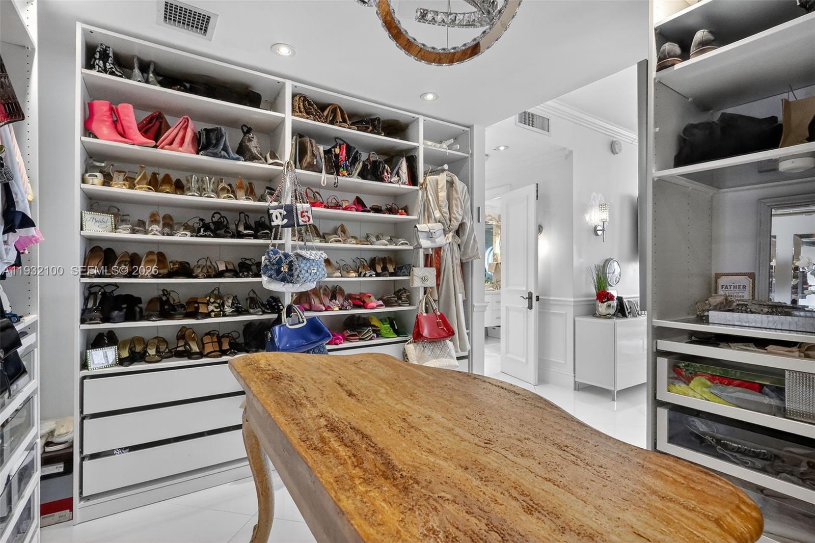 1000 ISL BLVD WILLIAMS IS - Residential