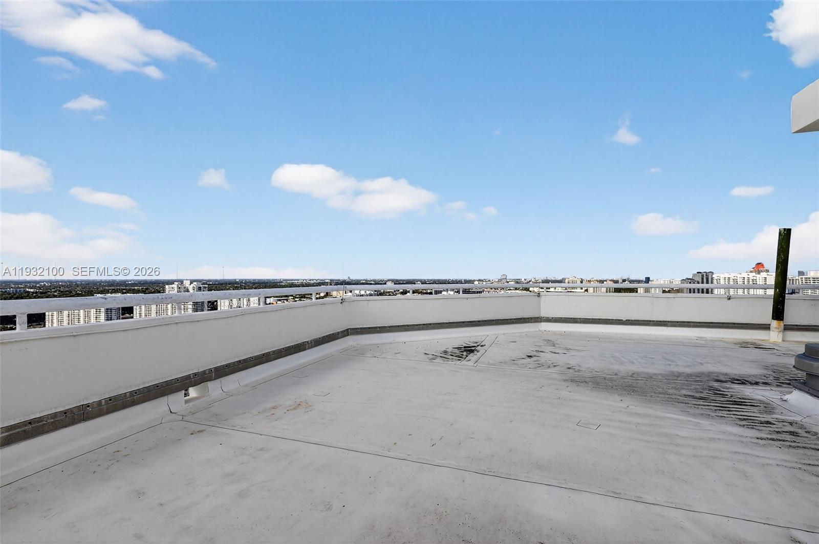 1000 ISL BLVD WILLIAMS IS - Residential