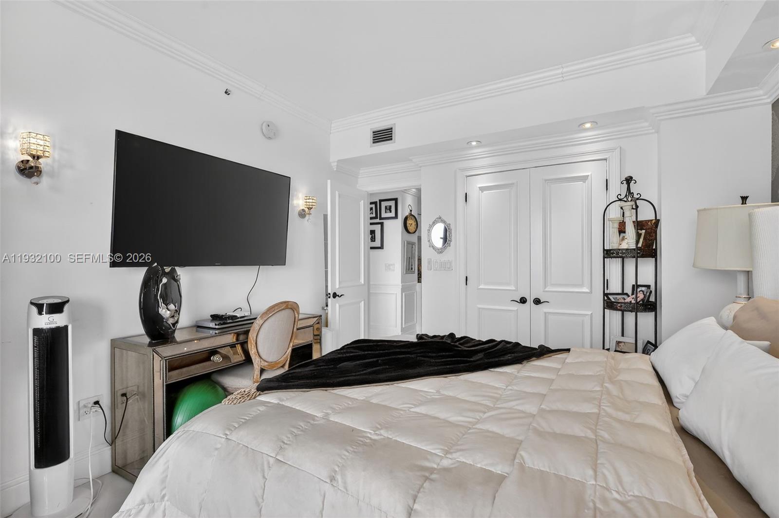 1000 ISL BLVD WILLIAMS IS - Residential