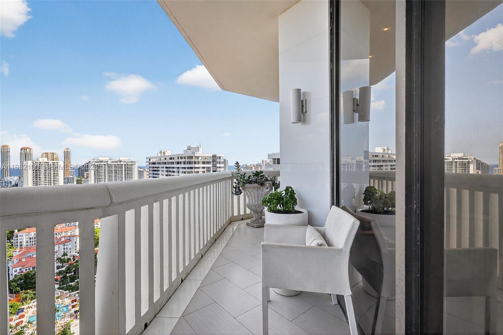 1000 ISL BLVD WILLIAMS IS - Residential