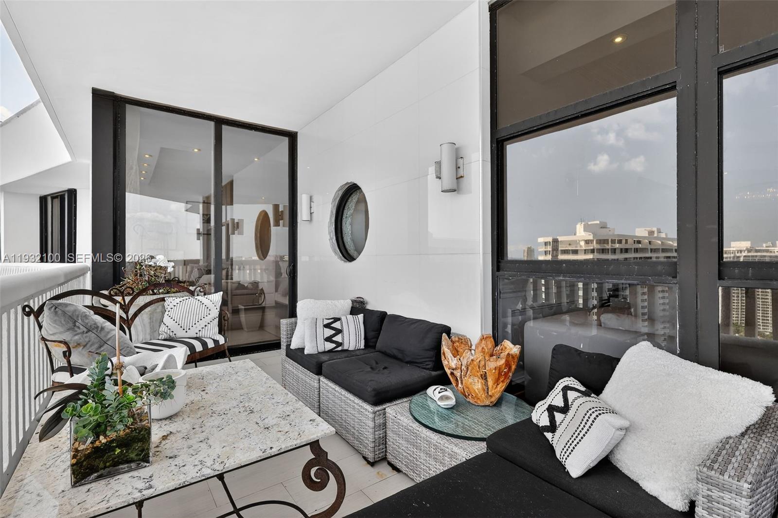 1000 ISL BLVD WILLIAMS IS - Residential