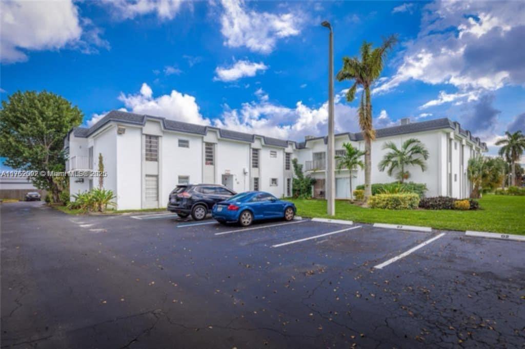 SUNSET PALMS WEST CONDO - Residential