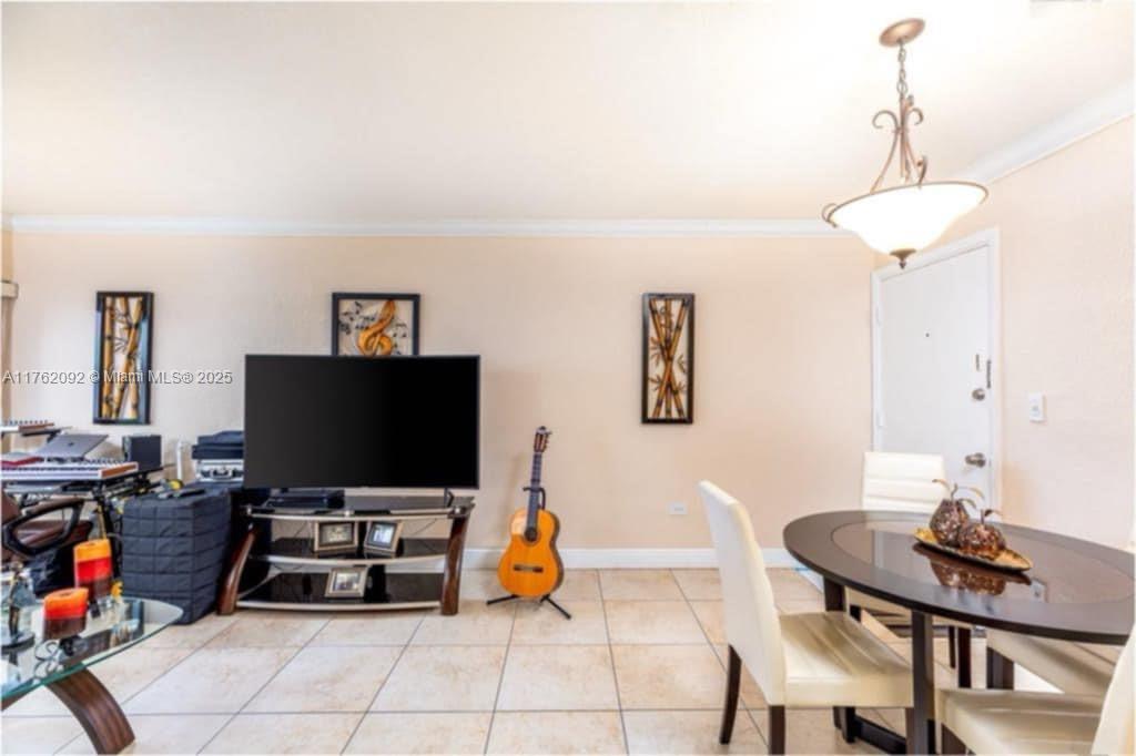 SUNSET PALMS WEST CONDO - Residential