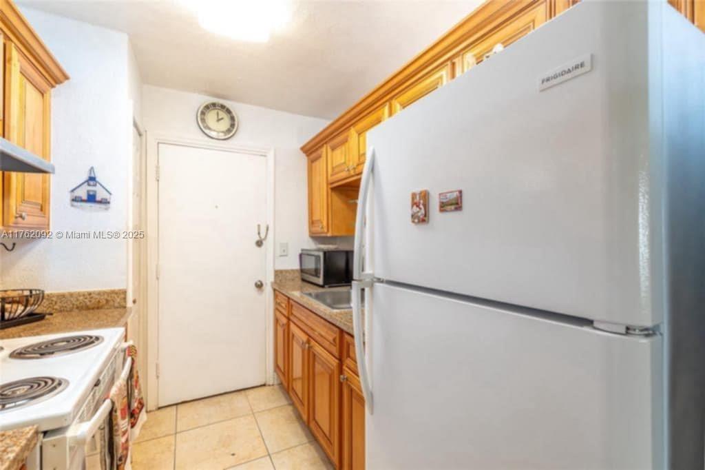 SUNSET PALMS WEST CONDO - Residential