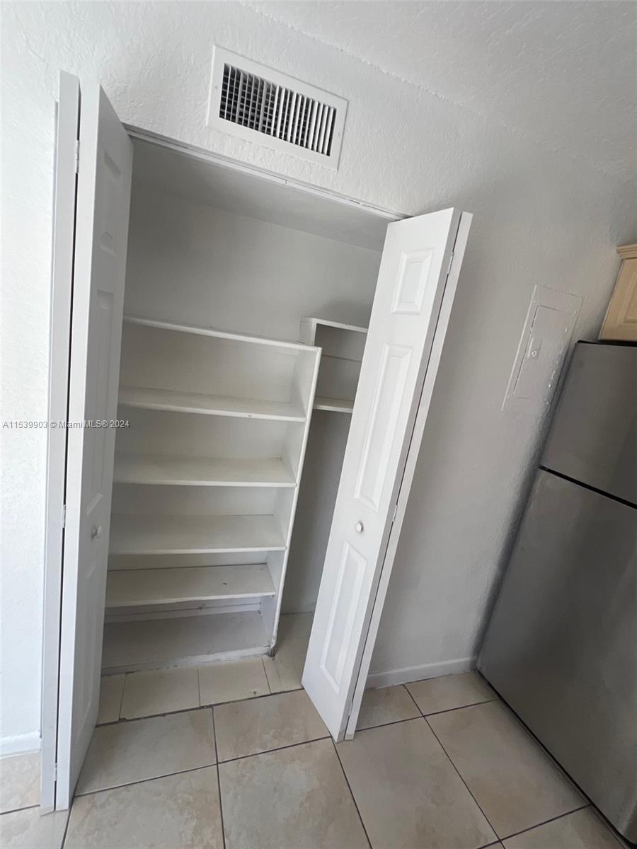 CROSS BRIAR 1 CONDO - Residential Lease