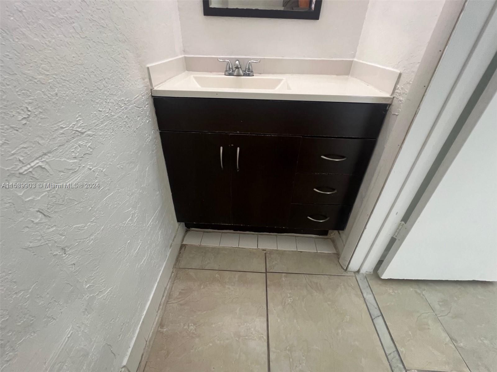 CROSS BRIAR 1 CONDO - Residential Lease