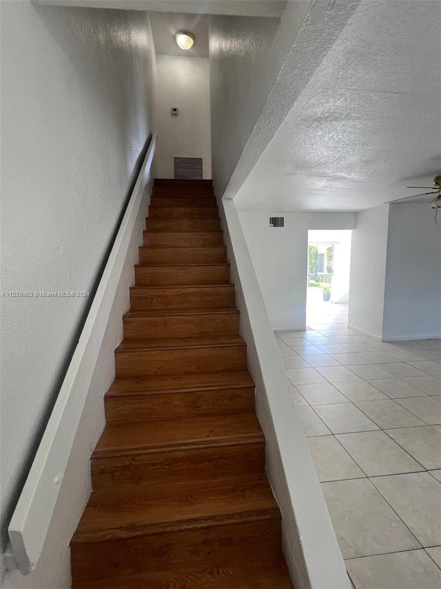 CROSS BRIAR 1 CONDO - Residential Lease