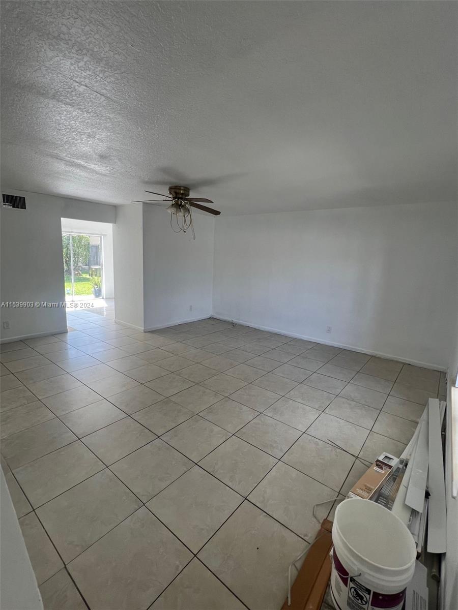 CROSS BRIAR 1 CONDO - Residential Lease