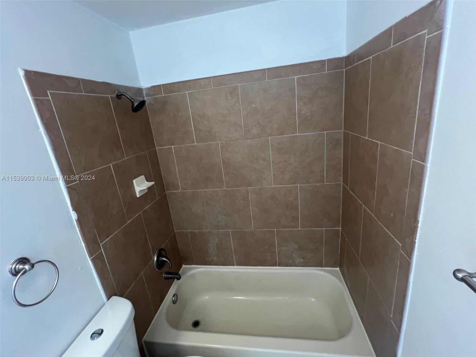 CROSS BRIAR 1 CONDO - Residential Lease