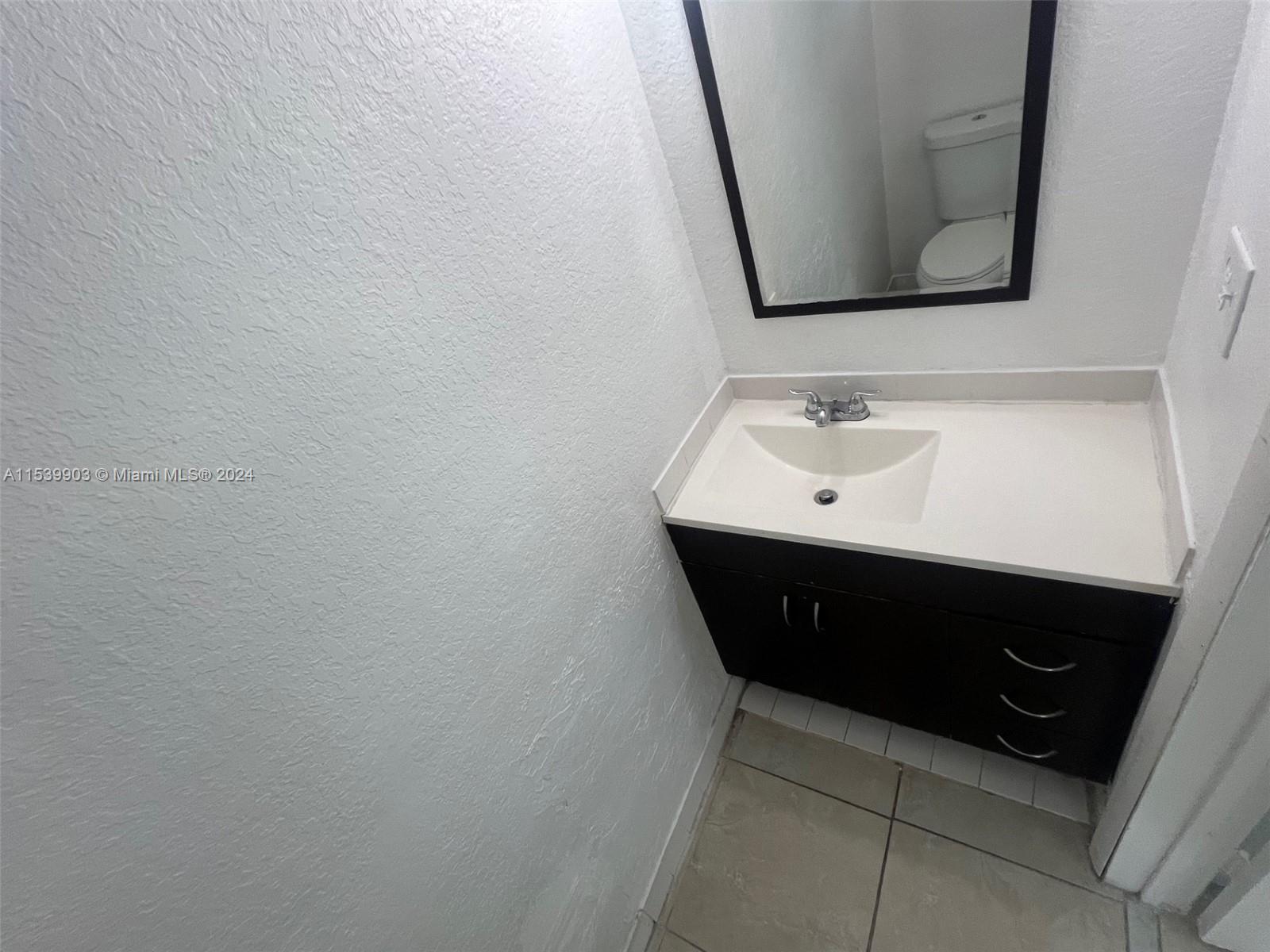 CROSS BRIAR 1 CONDO - Residential Lease