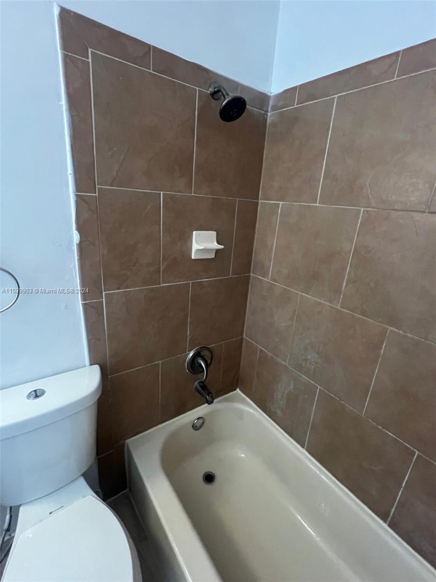 CROSS BRIAR 1 CONDO - Residential Lease