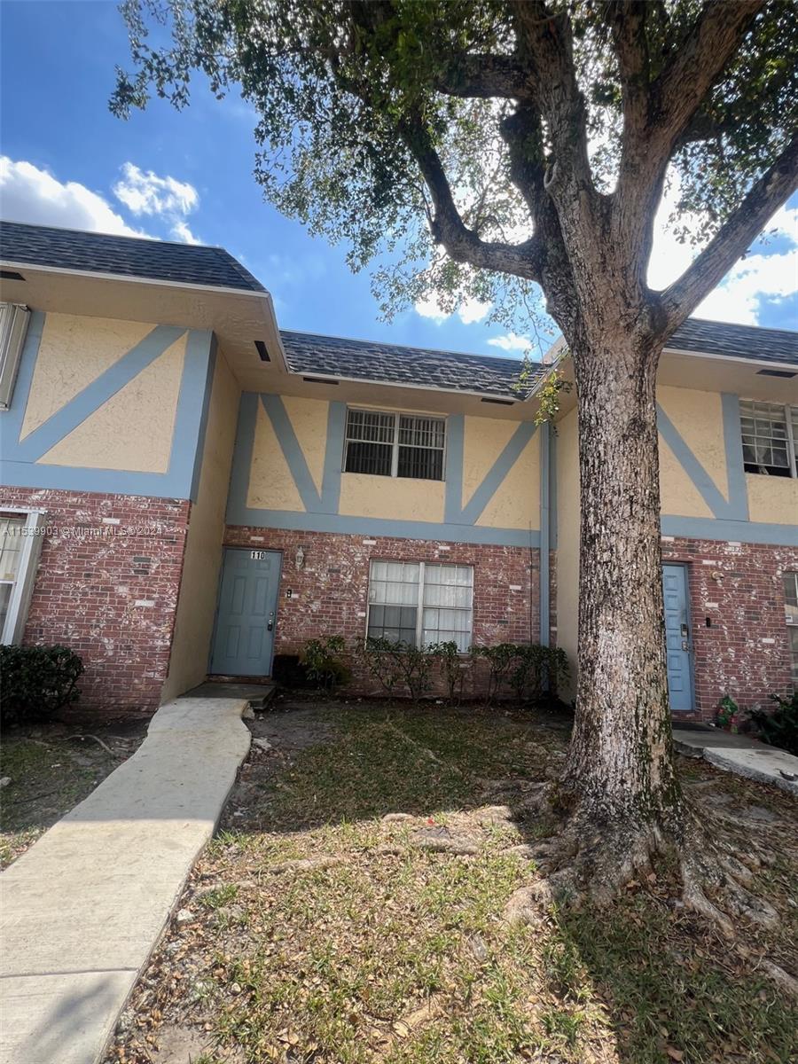 CROSS BRIAR 1 CONDO - Residential Lease