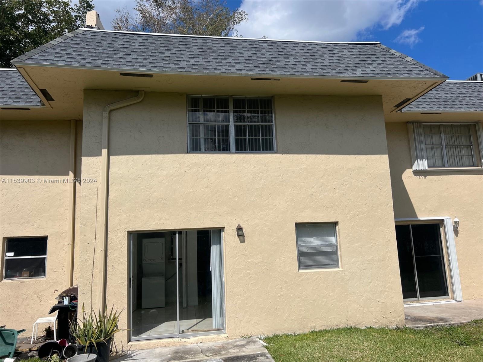 CROSS BRIAR 1 CONDO - Residential Lease