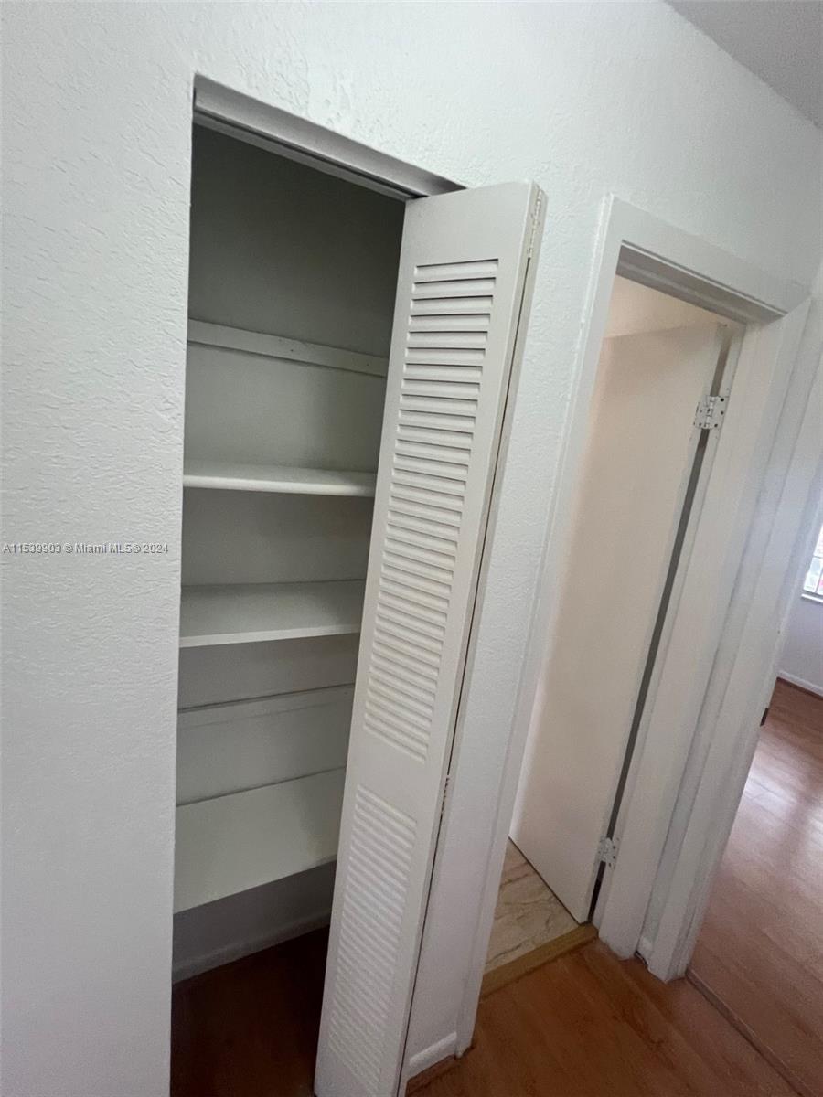 CROSS BRIAR 1 CONDO - Residential Lease