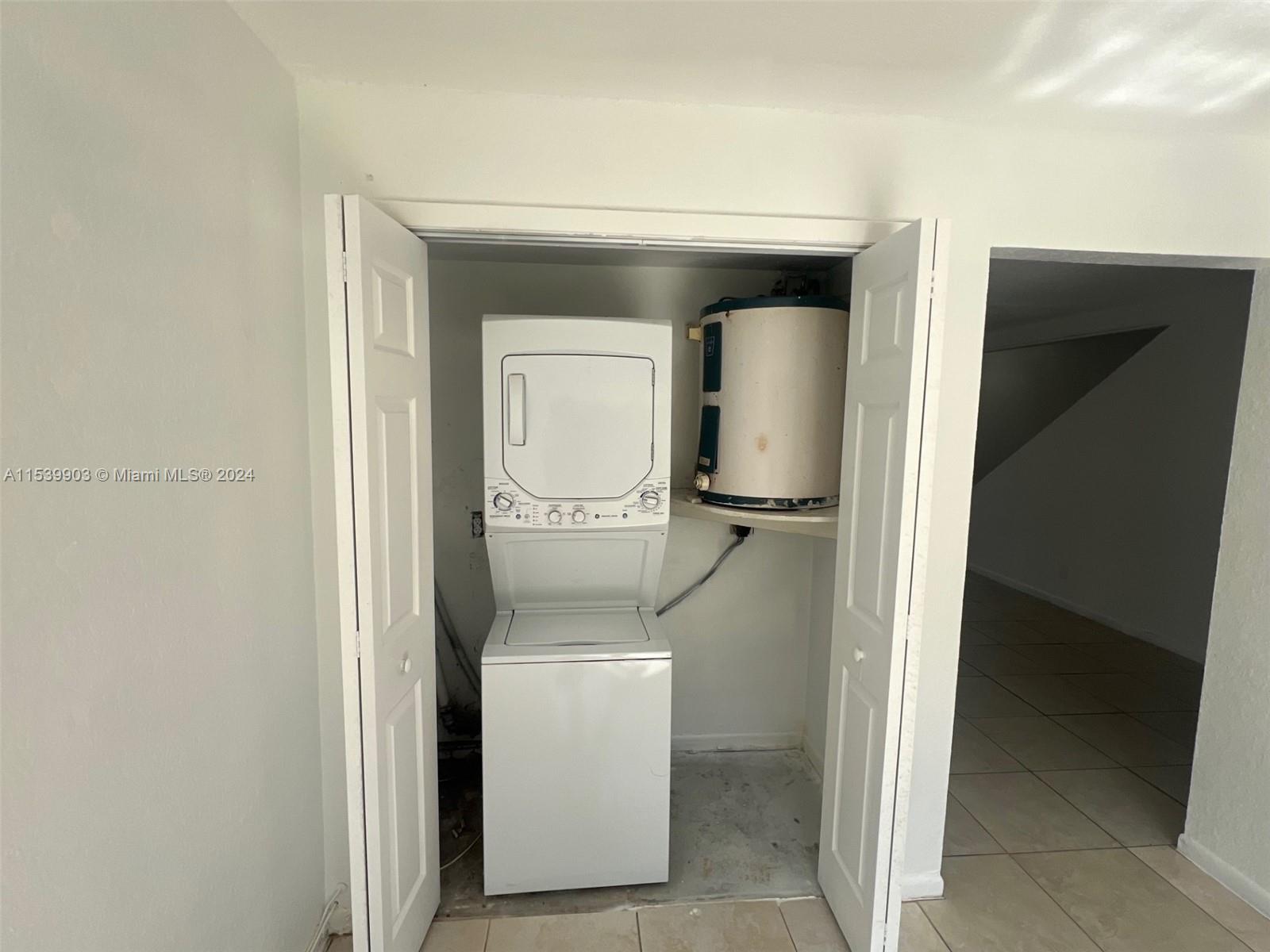 CROSS BRIAR 1 CONDO - Residential Lease