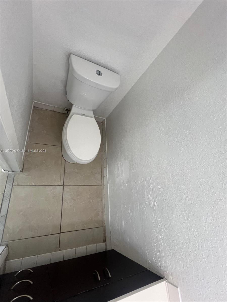 CROSS BRIAR 1 CONDO - Residential Lease