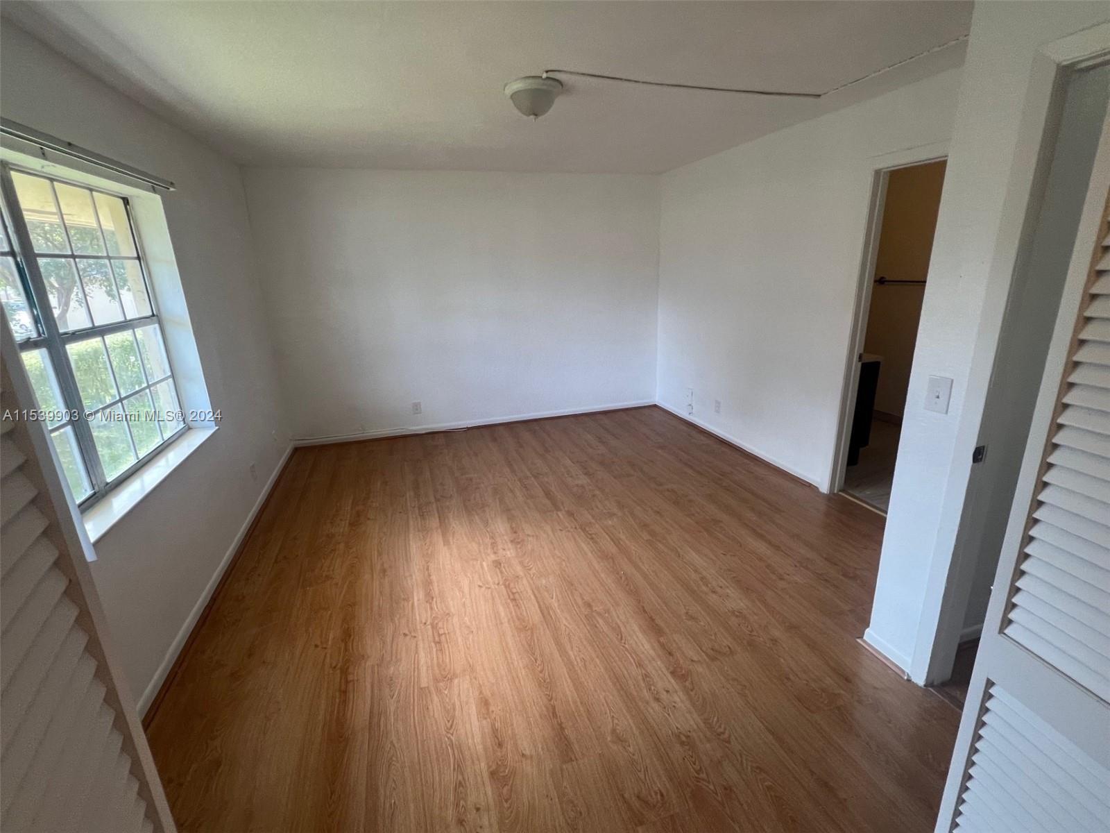 CROSS BRIAR 1 CONDO - Residential Lease