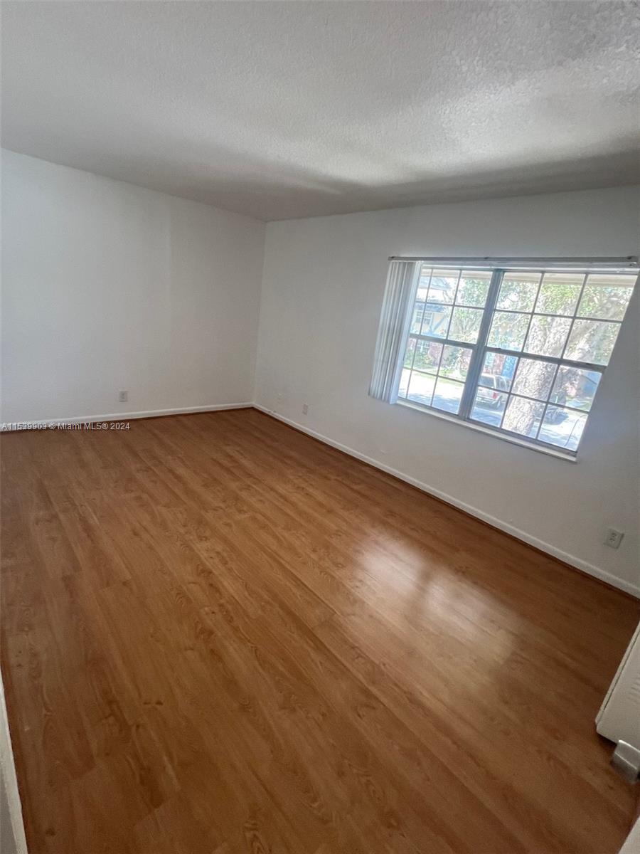 CROSS BRIAR 1 CONDO - Residential Lease