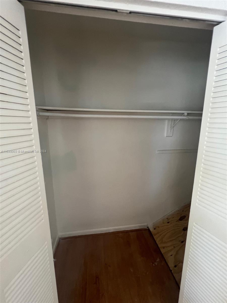 CROSS BRIAR 1 CONDO - Residential Lease