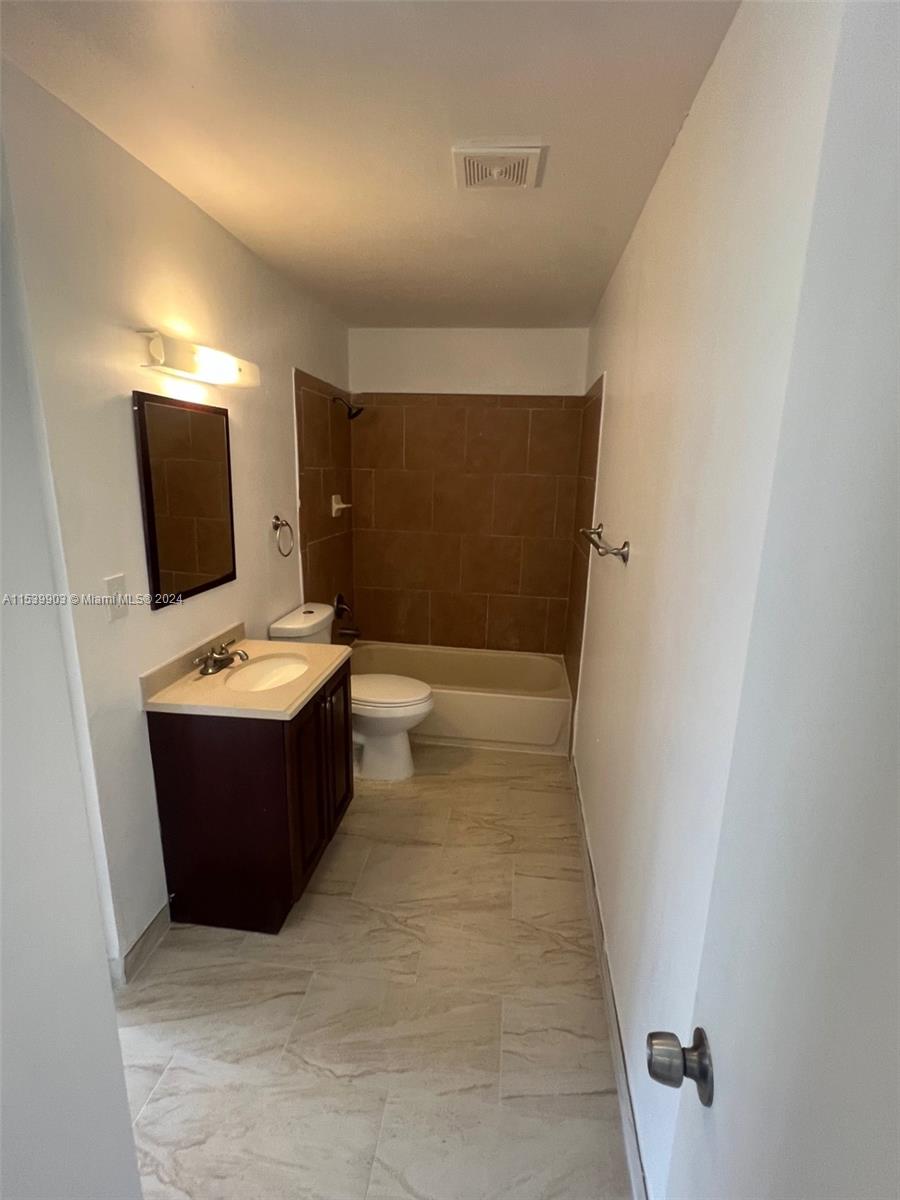 CROSS BRIAR 1 CONDO - Residential Lease