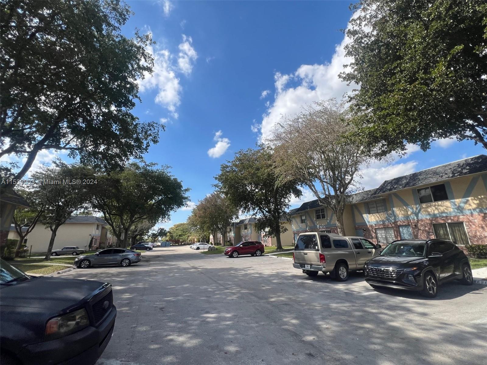 CROSS BRIAR 1 CONDO - Residential Lease