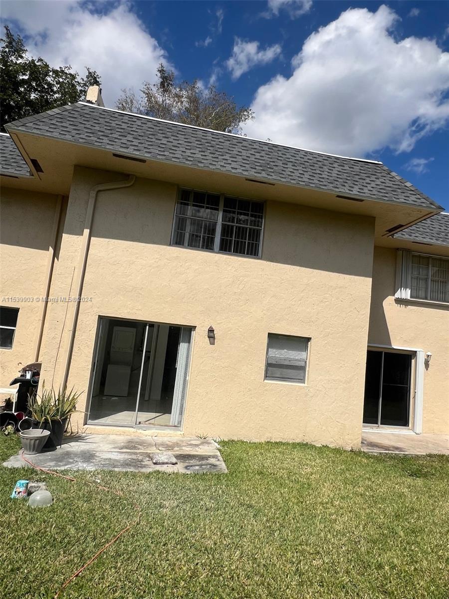 CROSS BRIAR 1 CONDO - Residential Lease