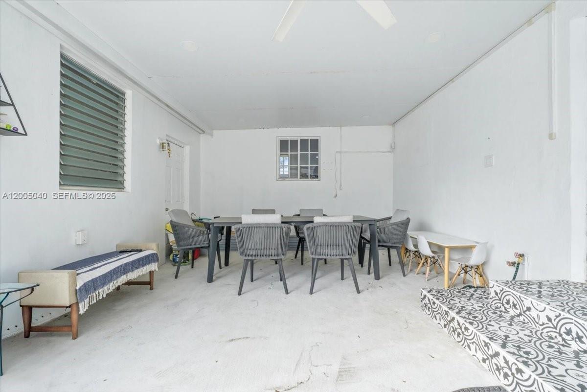 HALLANDALE - Residential
