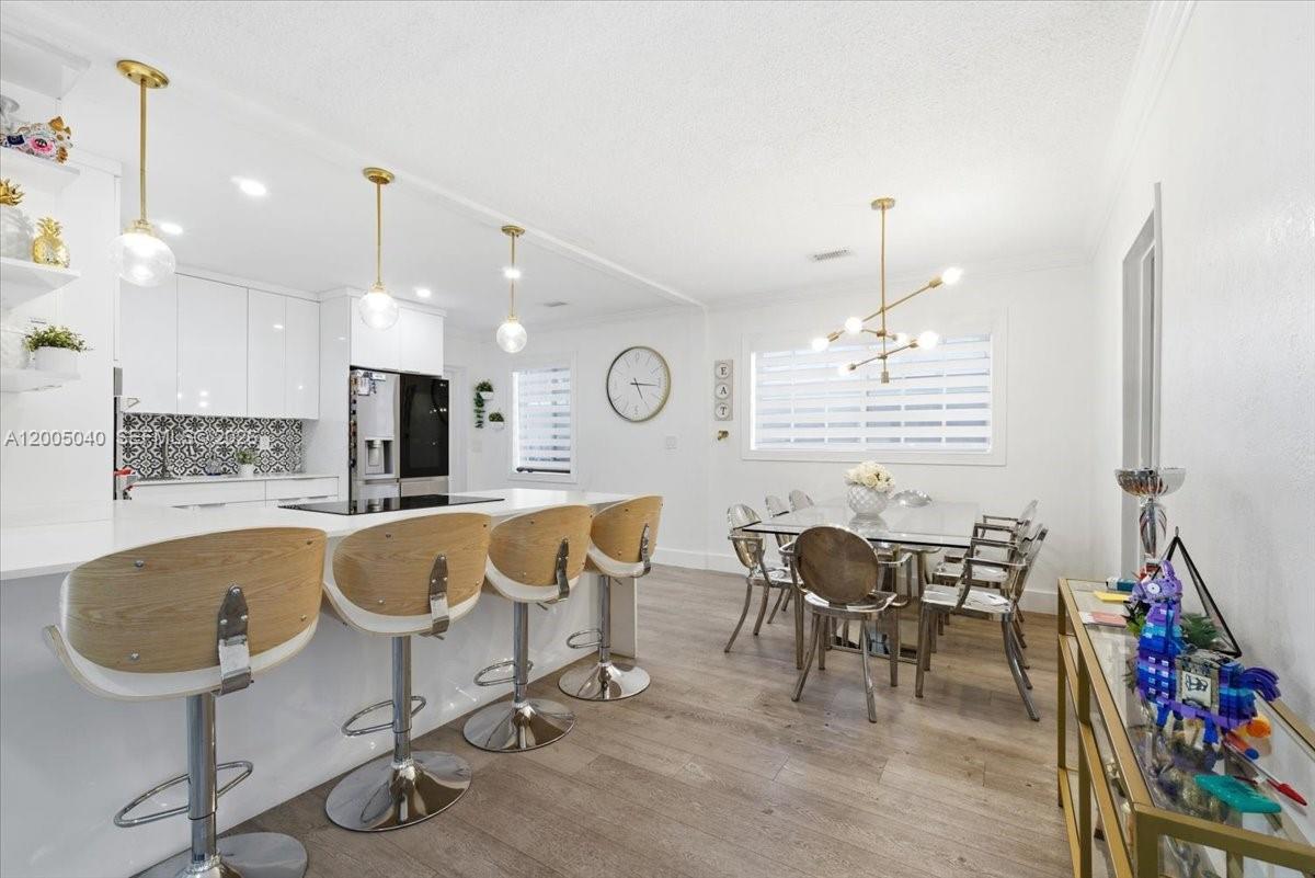 HALLANDALE - Residential