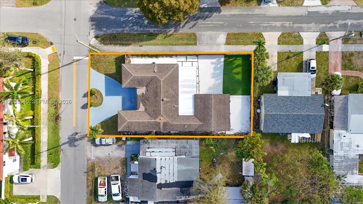 HALLANDALE - Residential