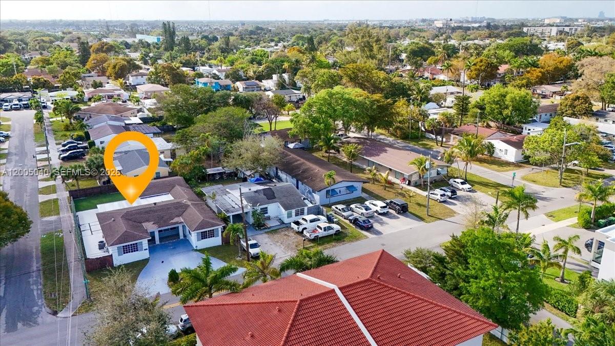 HALLANDALE - Residential