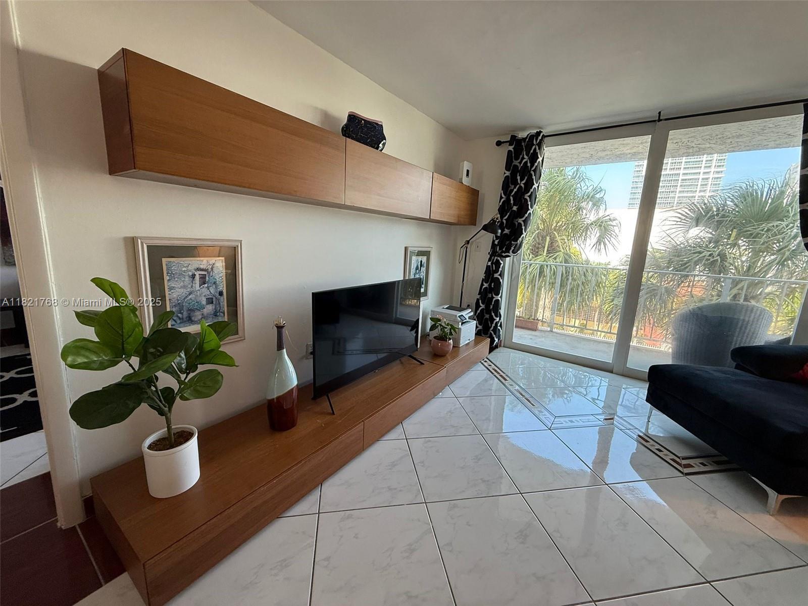 BOSTON PLAZA CONDO - Residential Lease