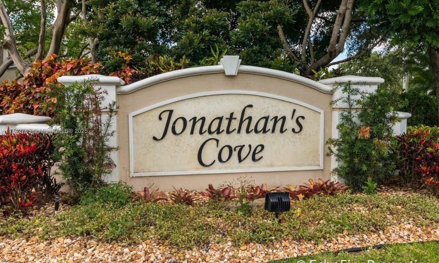 CUTE 2 beds / 2 baths townhouse for rent in desired gated community of West Palm Beach. Nice size living room space. Home offer 2 master bed rooms suites, freshly painted and ready to move in. Centrally located and close to a lot of shopping, dining, Interstate 95 and much more. Well maintained Community with swimming pool, playground, walking path, and sand volleyball area great for entertainment. You will love living in the PALMBROOKE TOWNHOMES COMPLEX AT JONATHAN'S COVE.
 
AGENTS PLEASE SEE BROKER REMARKS AND ATTACHEMENTS